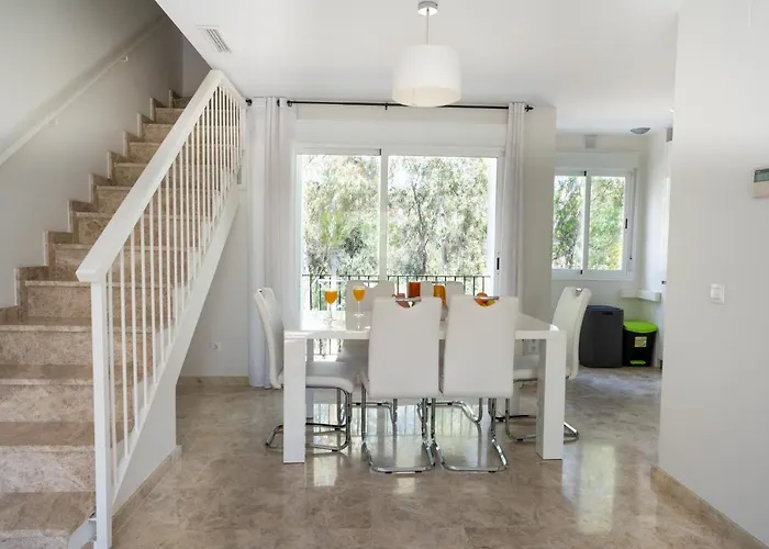 2bdr Penthouse, Naranjos, W/pool, 2km P.banus Apartment *