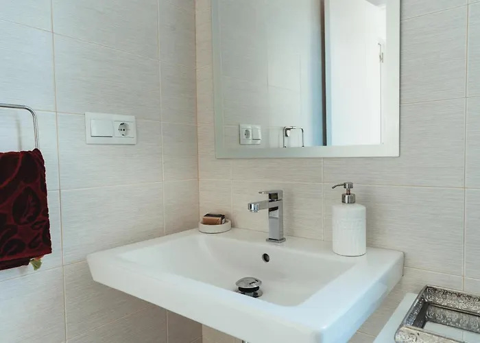 2bdr Penthouse, Naranjos, W/pool, 2km P.banus דירה