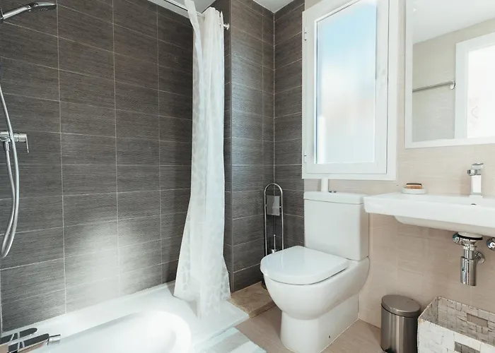 2bdr Penthouse, Naranjos, W/pool, 2km P.banus *