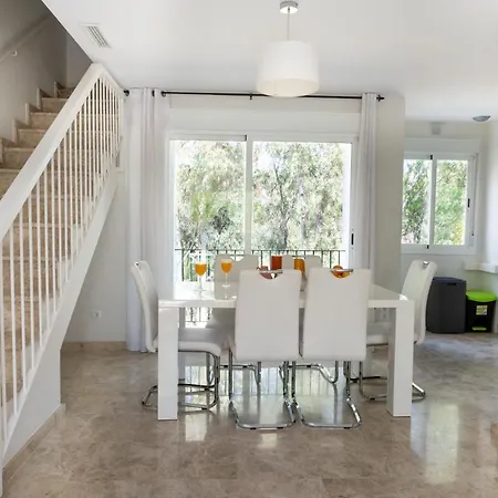 2bdr Penthouse, Naranjos, W/pool, 2km P.banus 公寓 *