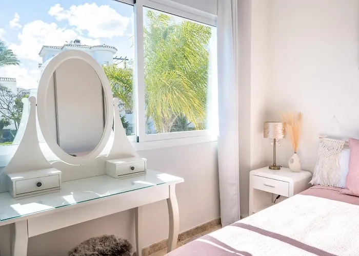 2bdr Penthouse, Naranjos, W/pool, 2km P.banus 公寓