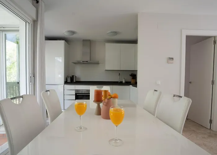2bdr Penthouse, Naranjos, W/pool, 2km P.banus 公寓 马尔韦利亚
